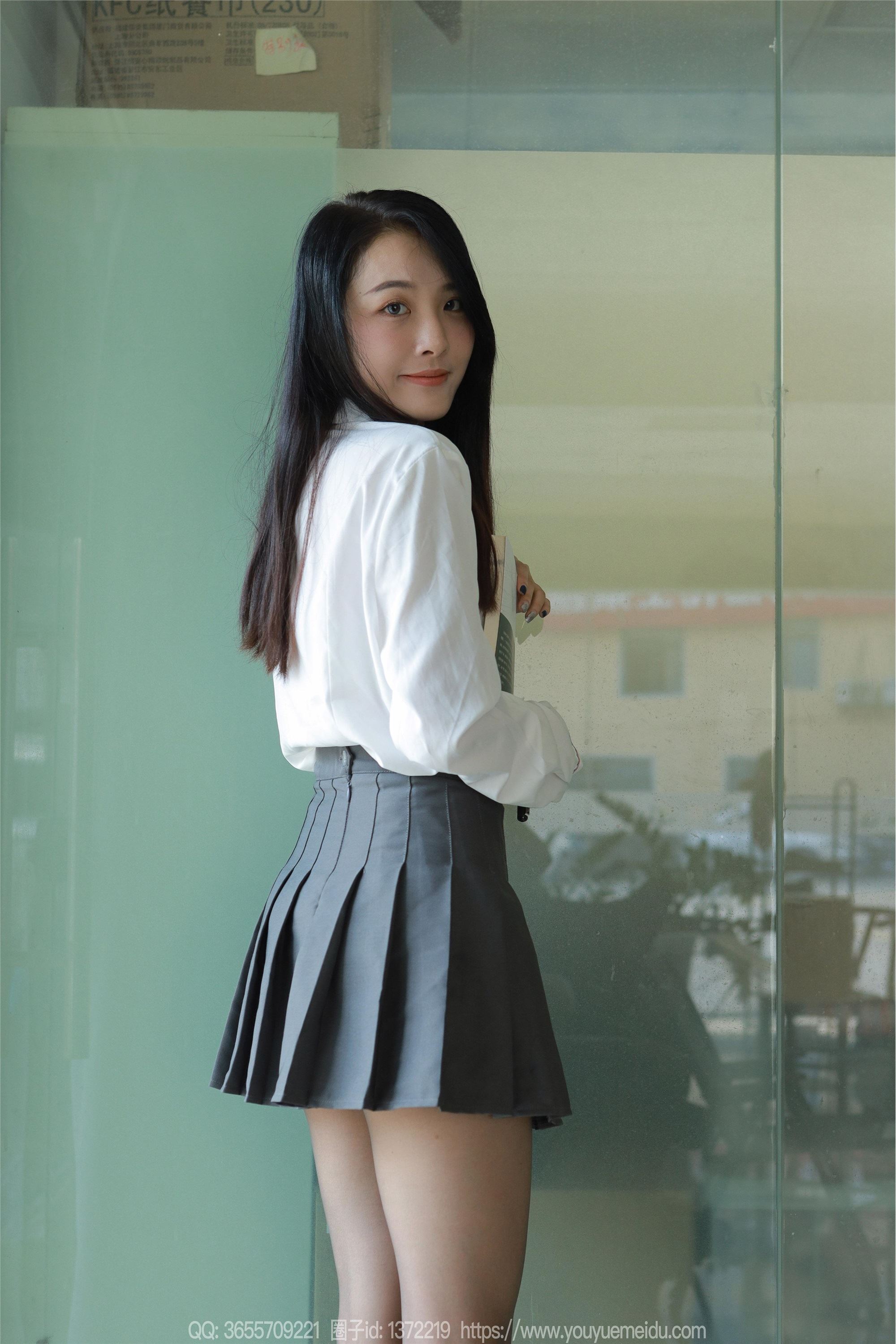 IESS异思趣向  2023.10.05 丝享家 1551 婉萍《爱看书的女人》